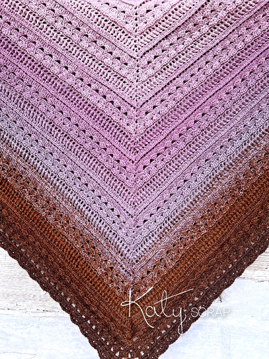 Ručně háčkovaný šátek " Levandulový bonbón v čokoládě"