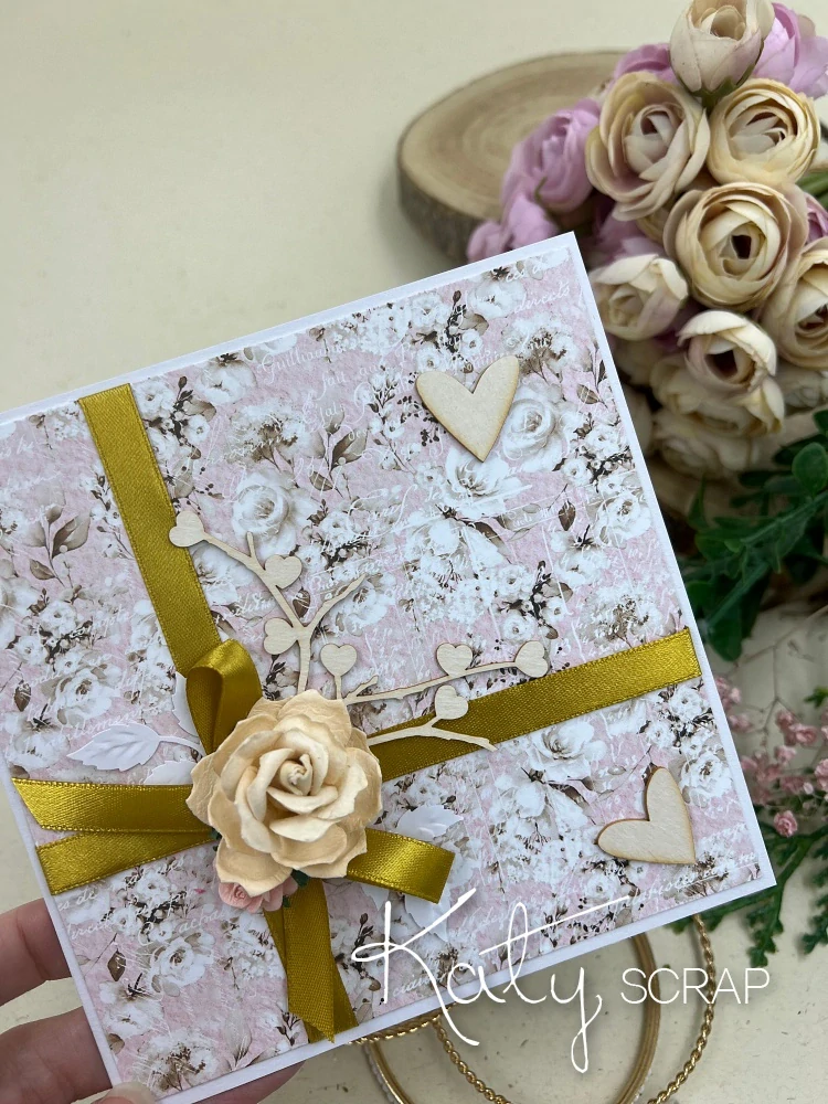 PŘÁNÍ k Valentýnu růžové se zlatou stuhou